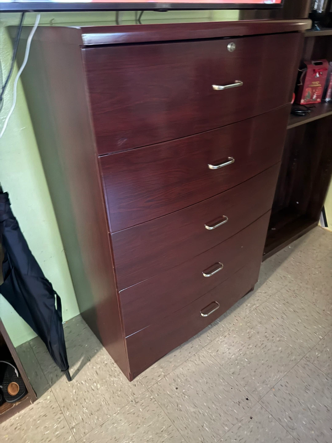 Dark Wood 5-Drawer Dresser