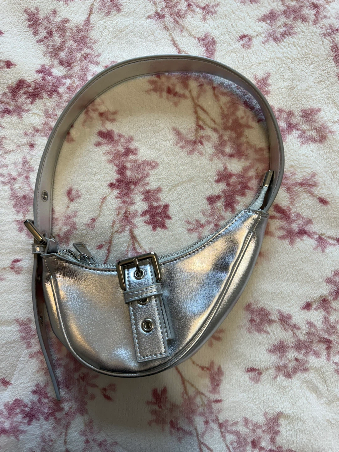 Forever 21 Silver Shoulder Bag ⚽️