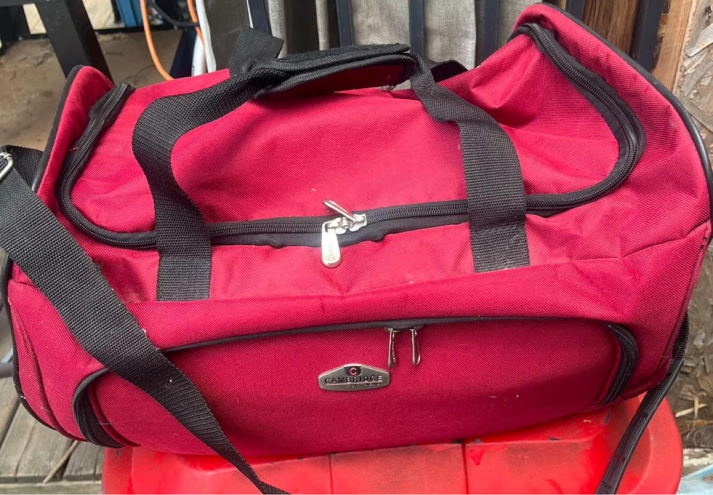 Cambridge by Travelway Red Duffel Bag - photo 2
