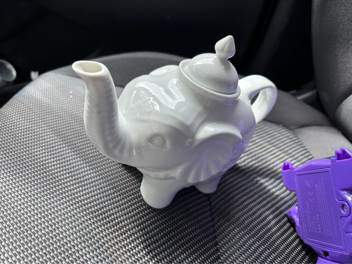 Cordon Bleu Elephant Teapot