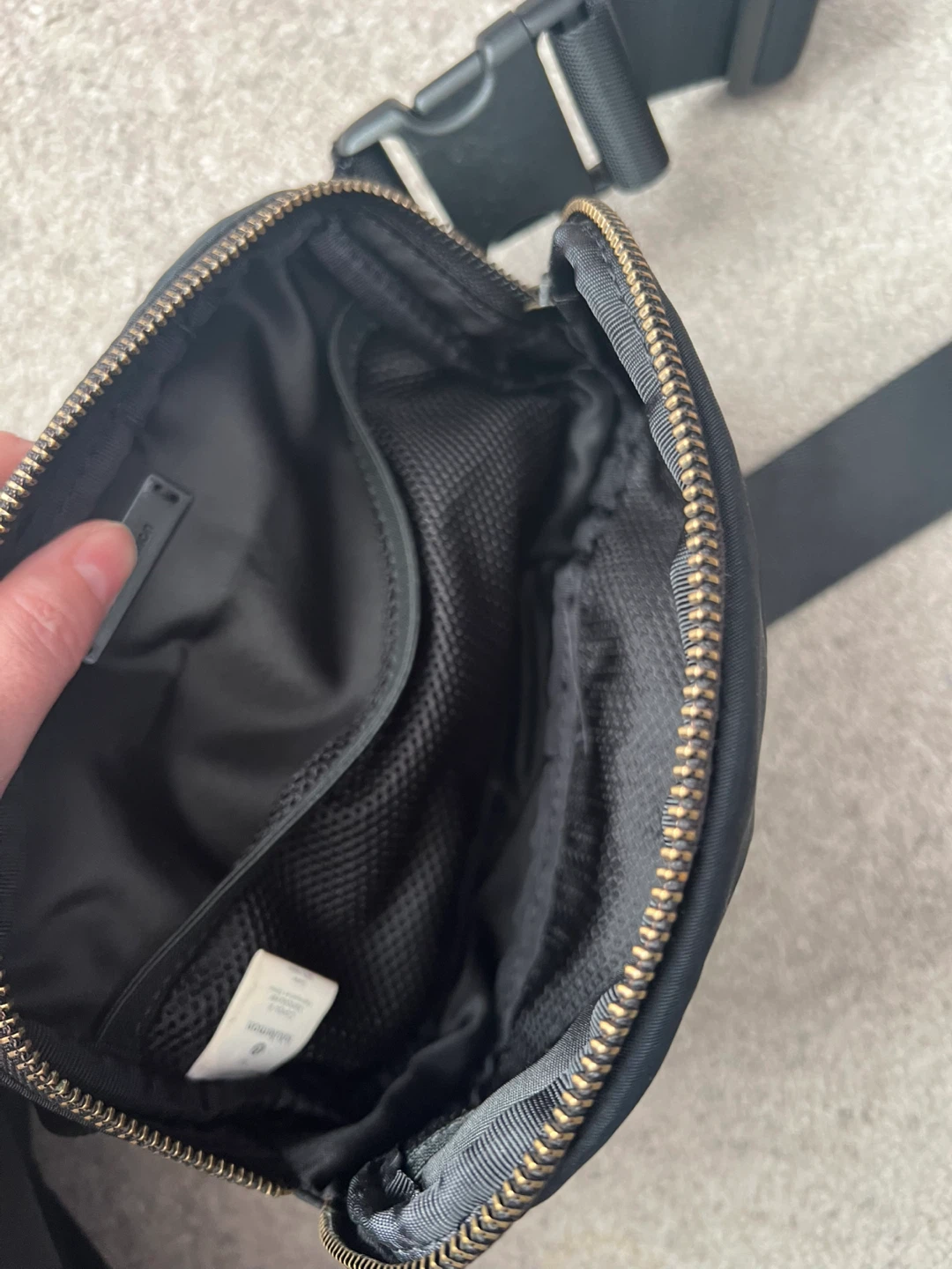Lululemon Everywhere Belt Bag - photo 4