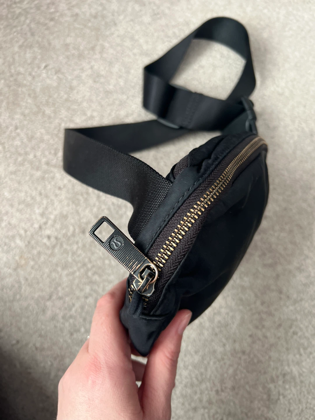 Lululemon Everywhere Belt Bag - photo 2
