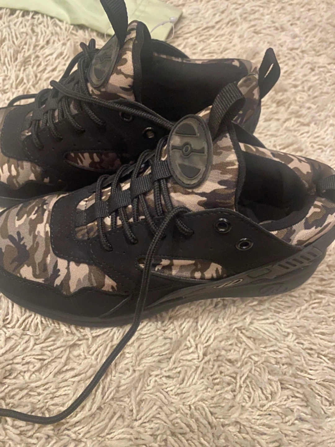 Heelys Camo Roller Shoes Size 3 Youth