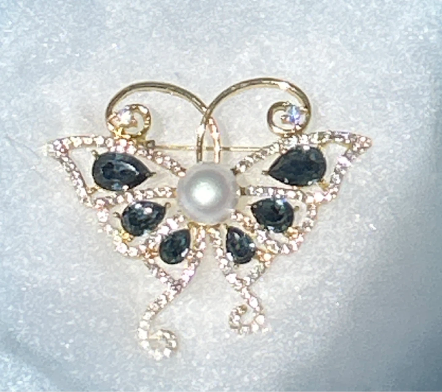 ⚽️Butterfly Brooch with Pearl and Gems