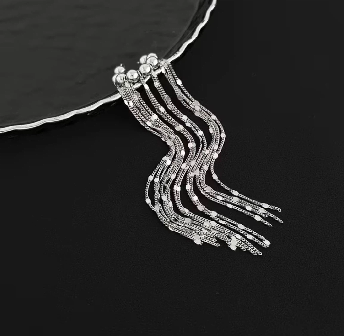 Silver-Tone Tassel Chain Ear Cuff - photo 3