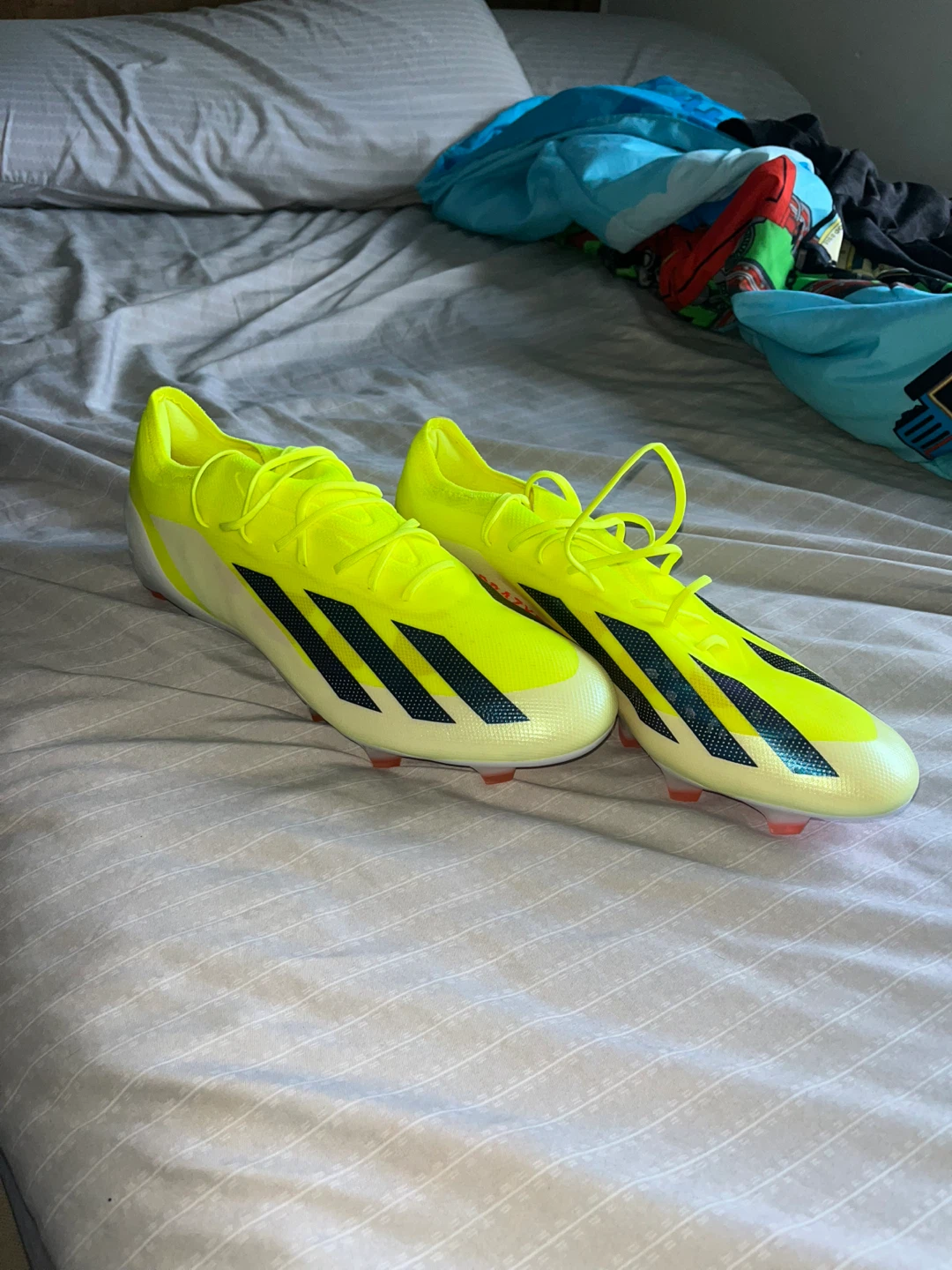 crazy fast neon green Mens 12 size