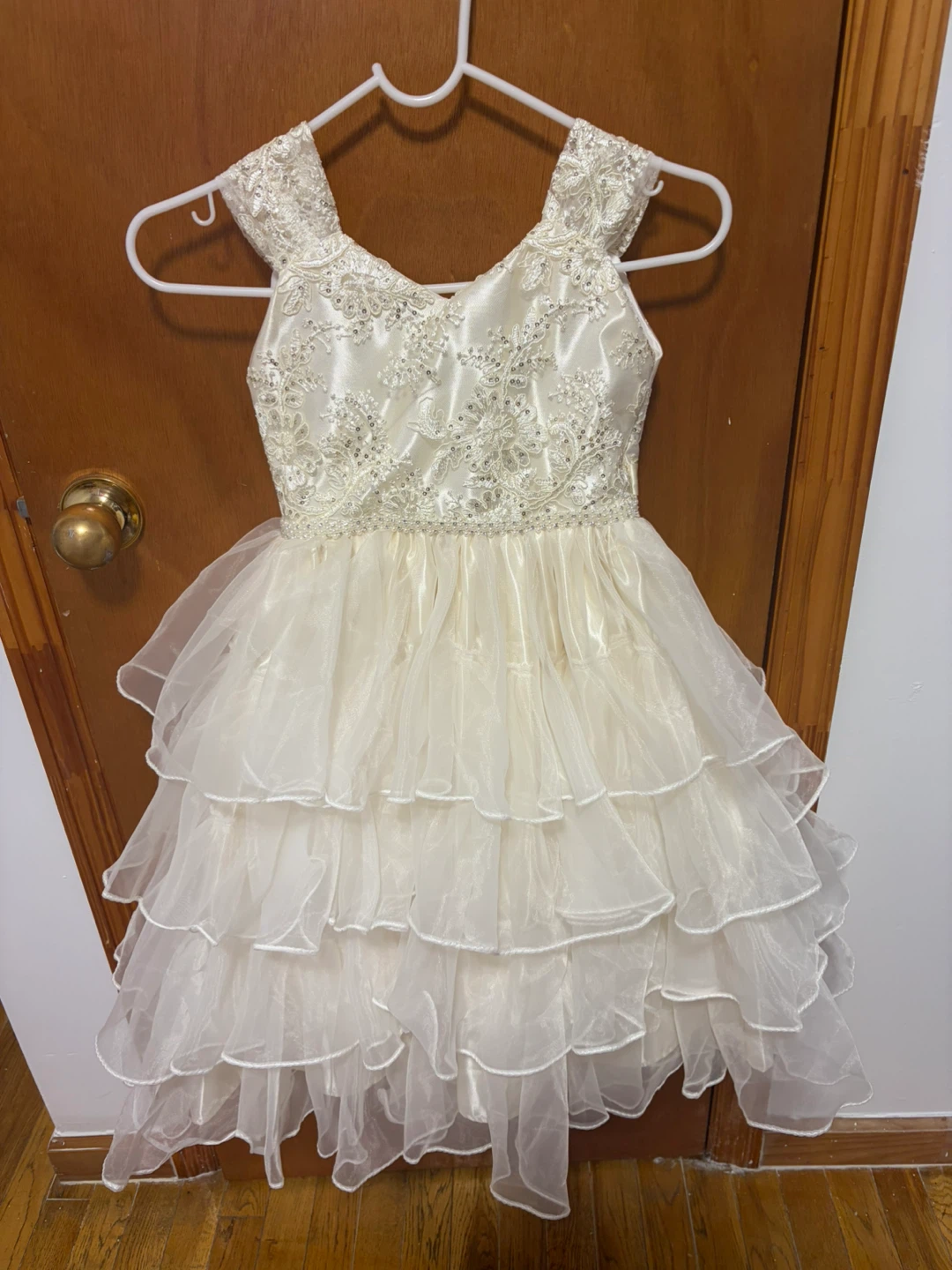 Girls Size 5 formal dress - ⚽