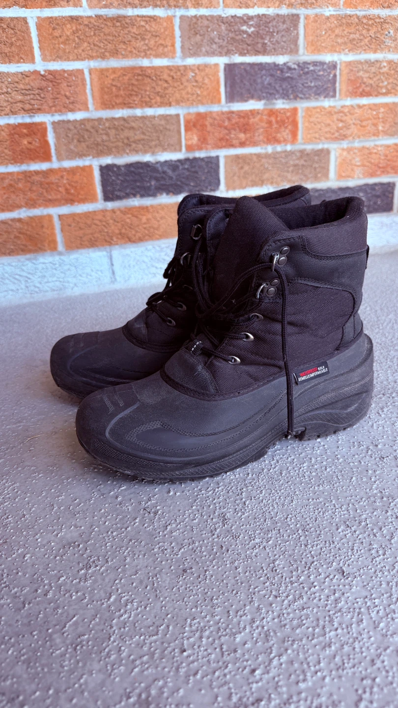 Winter Boots (Size 9) – Rated to -20°C (Excellent Condition)