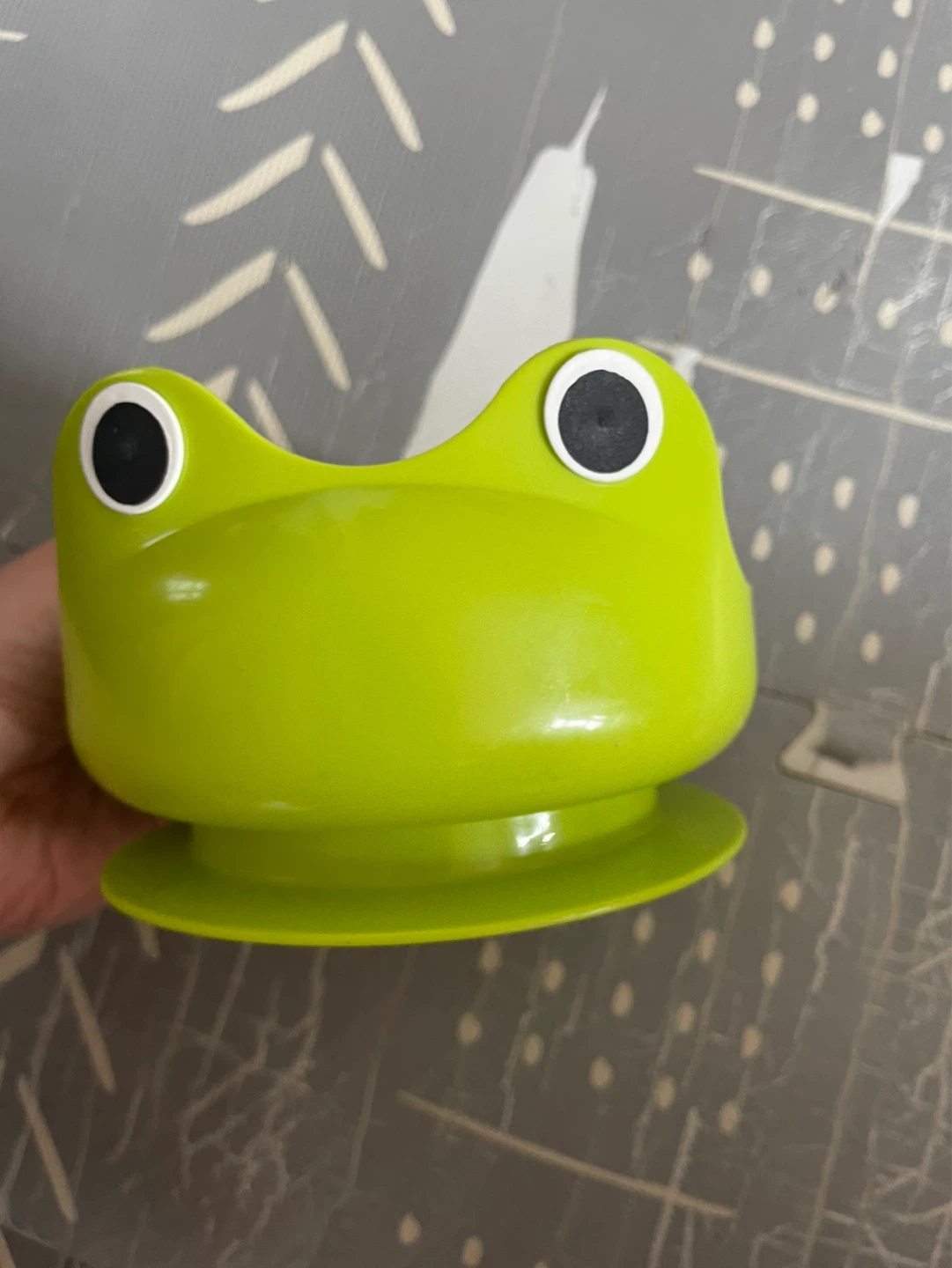 ⚽️Lime Green Frog Shaped Baby Suction Bowl - photo 2