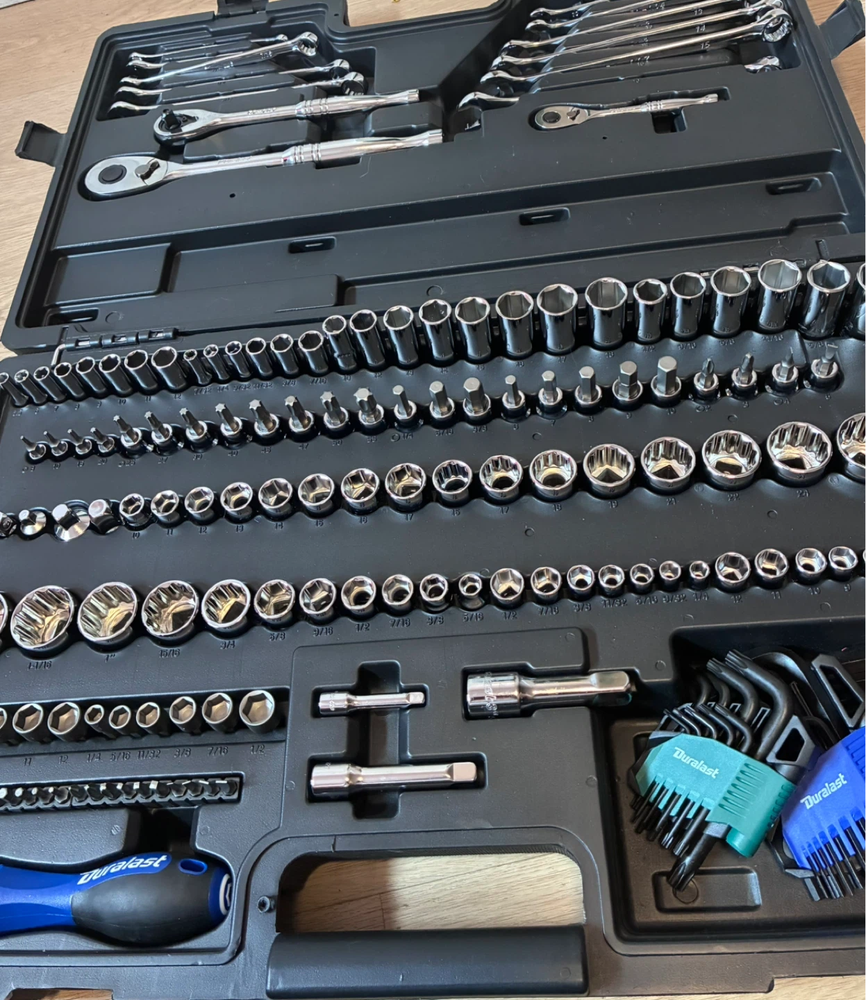 Duralast 180-Piece Mechanic's Tool Set - photo 3
