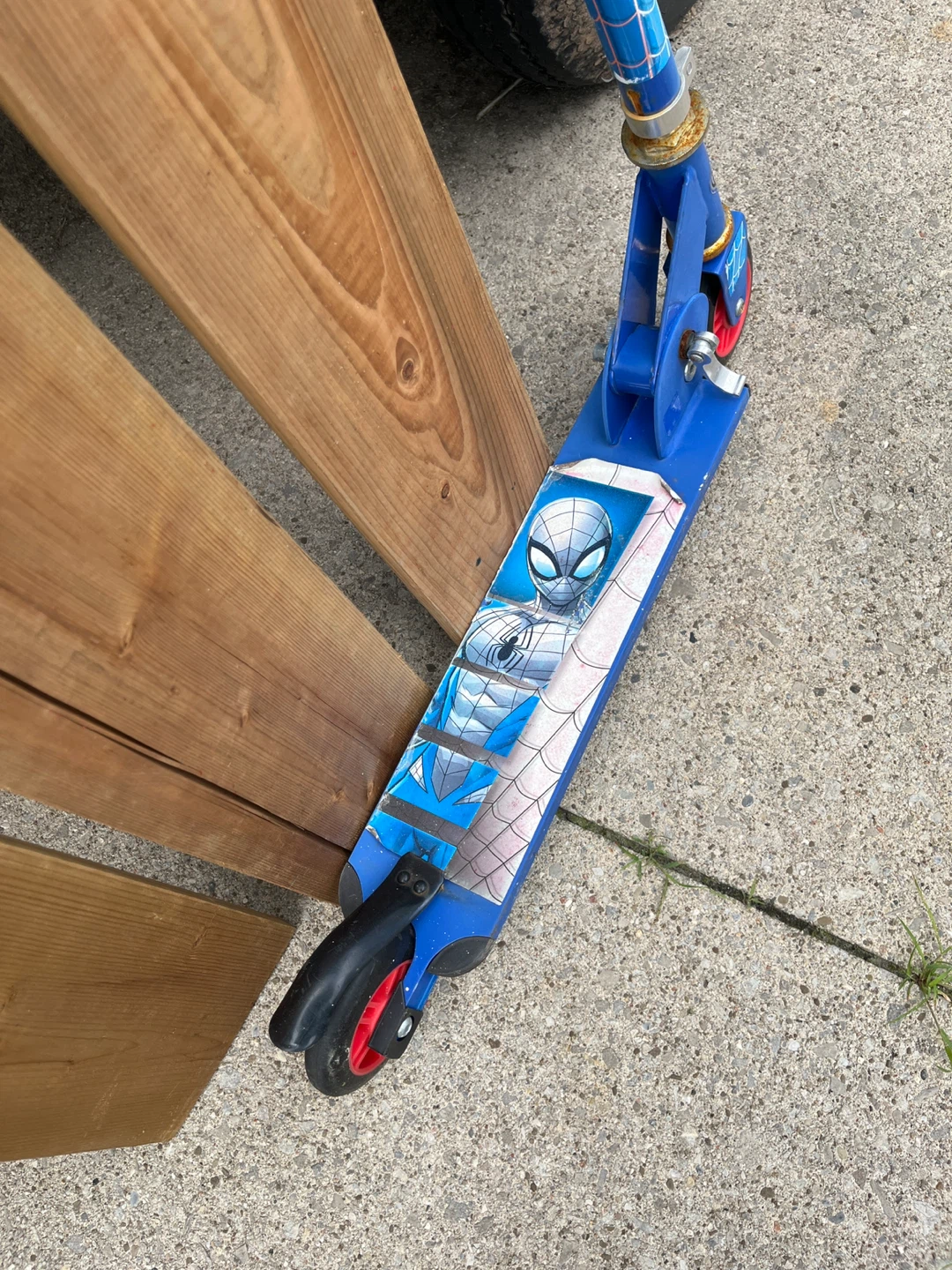 Blue Spider-Man Kids Scooter - photo 3