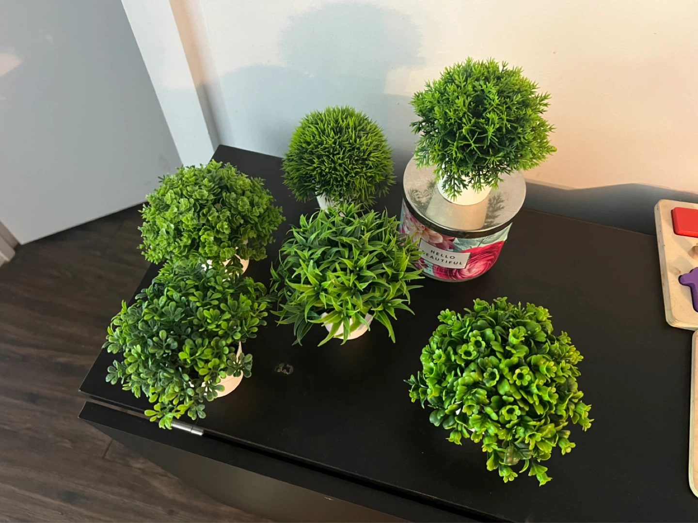 Artificial Floral Arrangement with Mason Jar Wall Decor