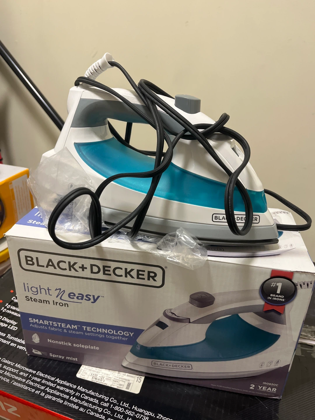 Black+Decker Light 'n Easy Steam Iron