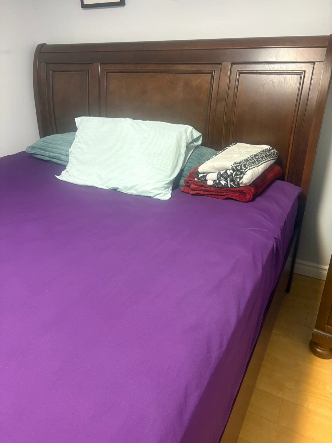 Wooden Headboard Bed Frame with mattress