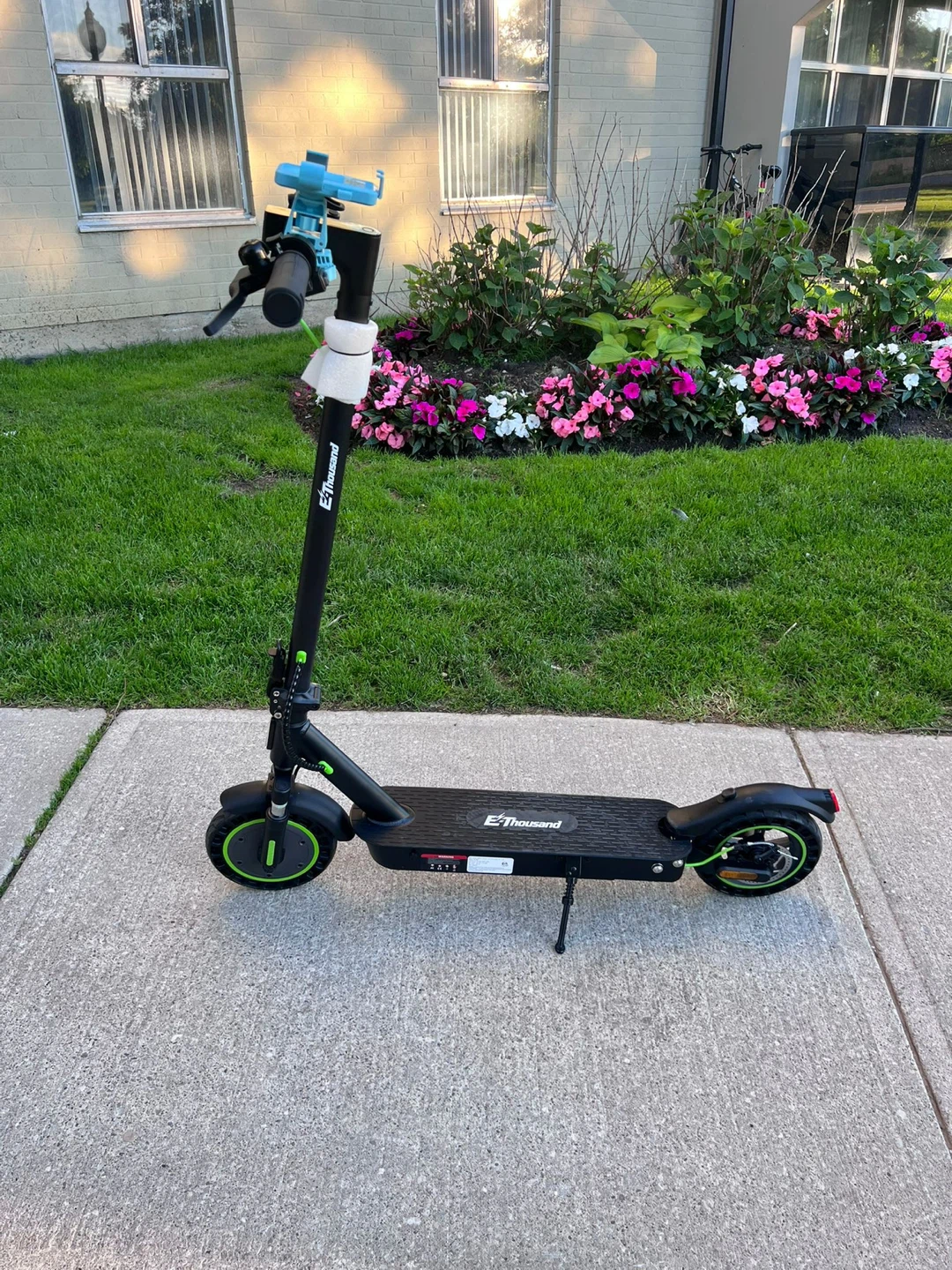 E-Thousand Electric Scooter - photo 3