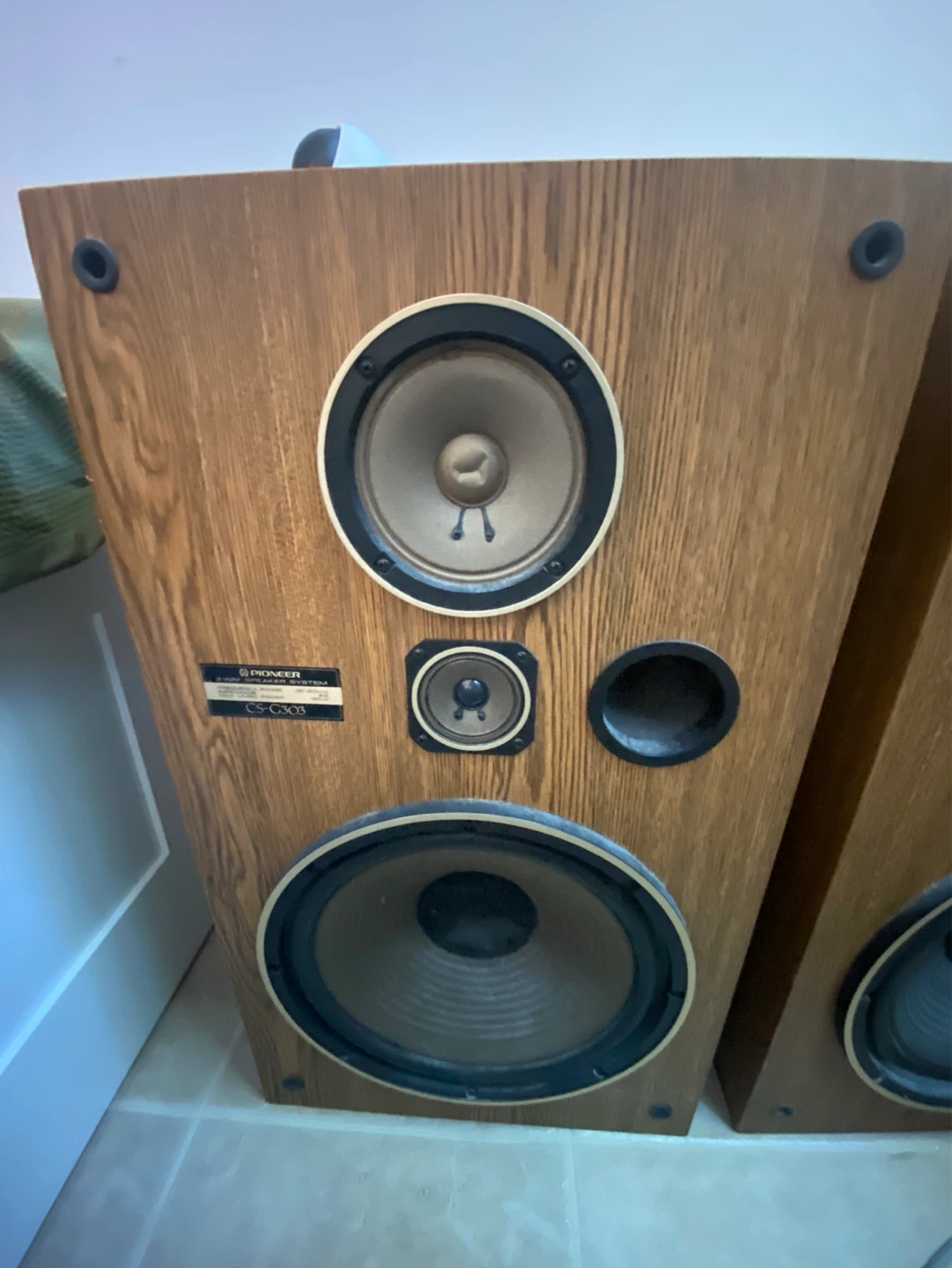 Pair of Vintage Pioneer CS-G303 3-Way Speaker