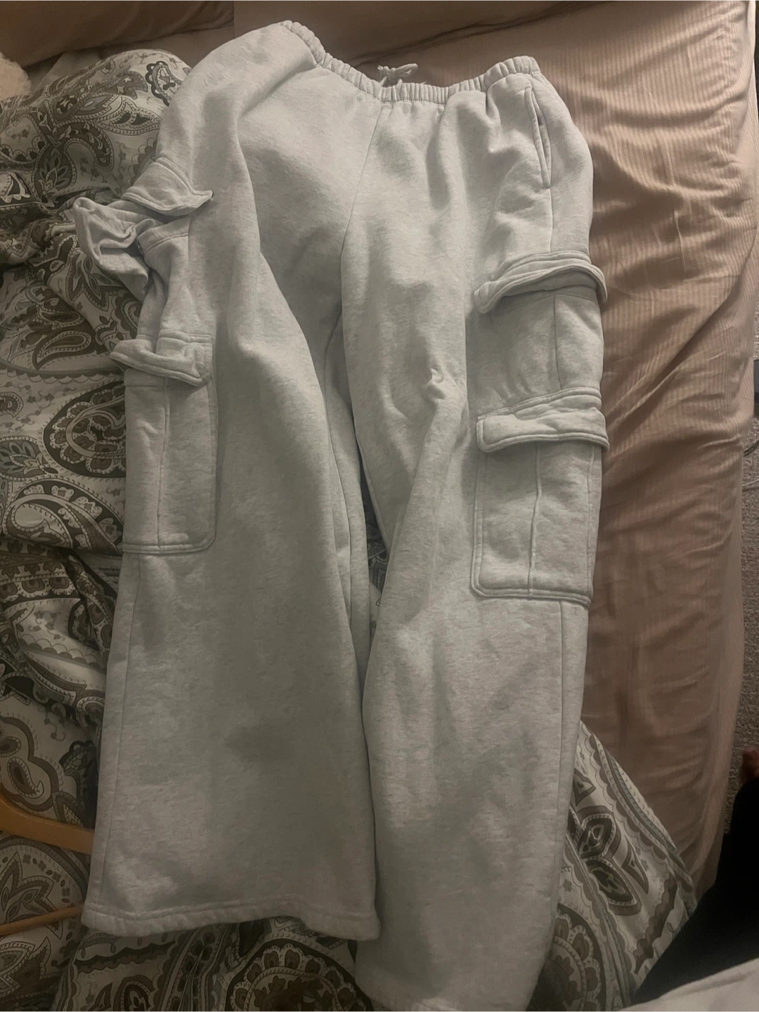 Womens Garage Cargo Sweatpants Sized-Medium
