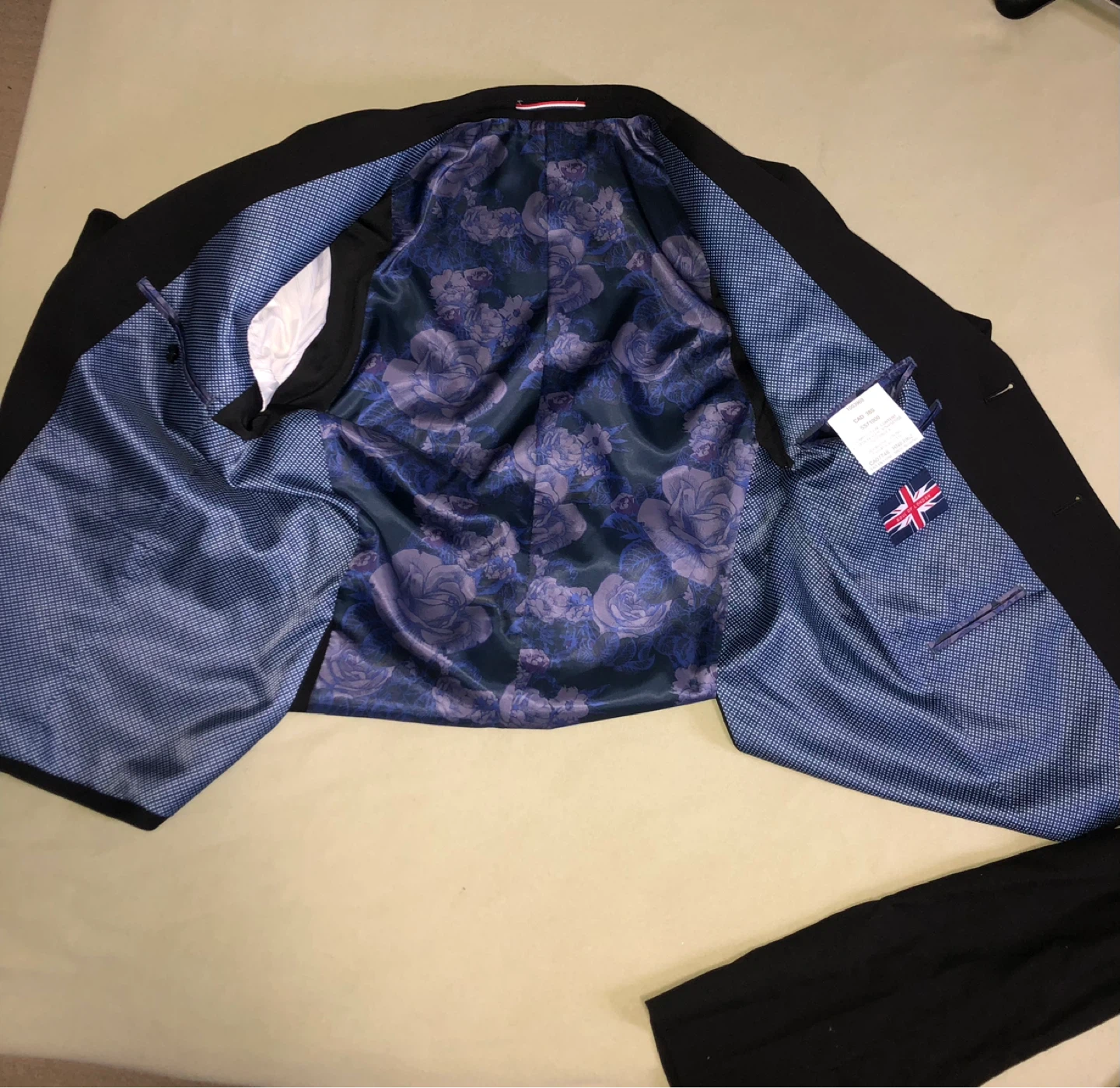 Soul of London Black Suit Jacket and Trousers - CAD 38S - photo 2