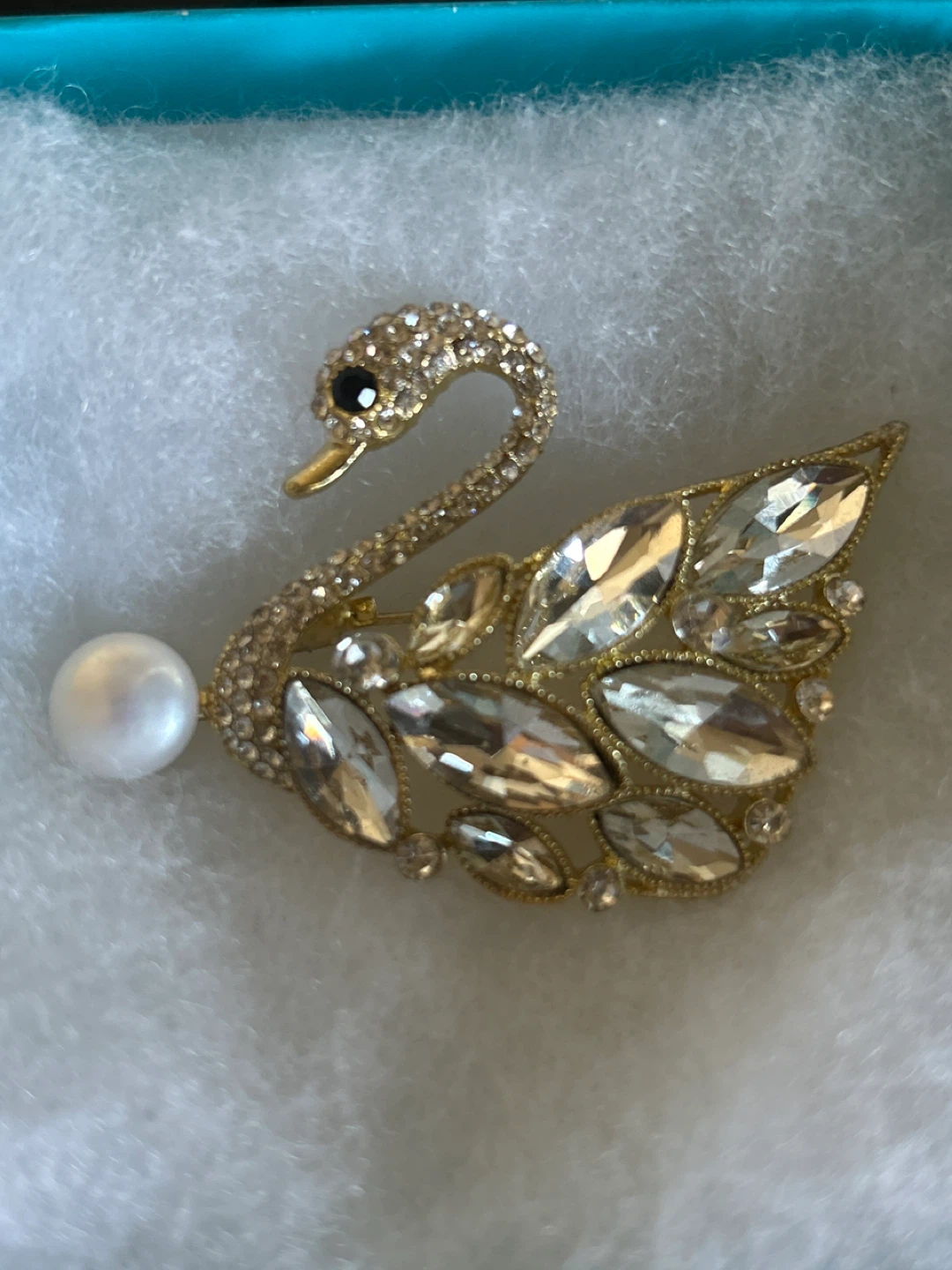 ⚽️Sparkly Swan Brooch with Pearl