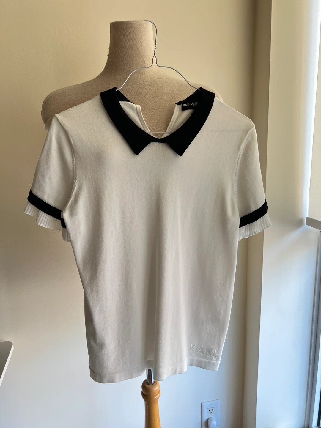 Karl Lagerfeld Paris White & Black Collared Knit Top