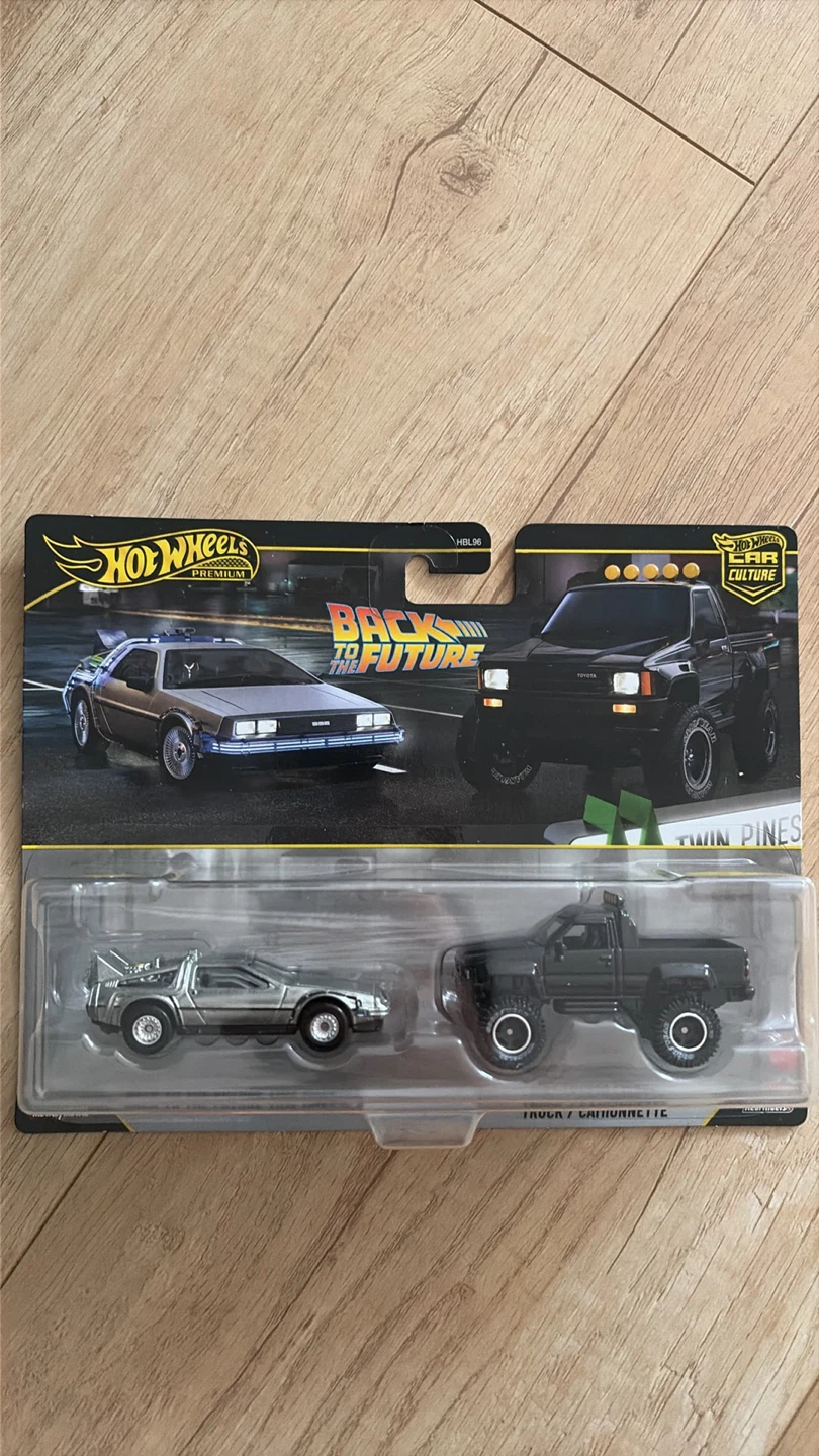 Hot Wheels Back to the Future Car Culture Twin Pines Set
