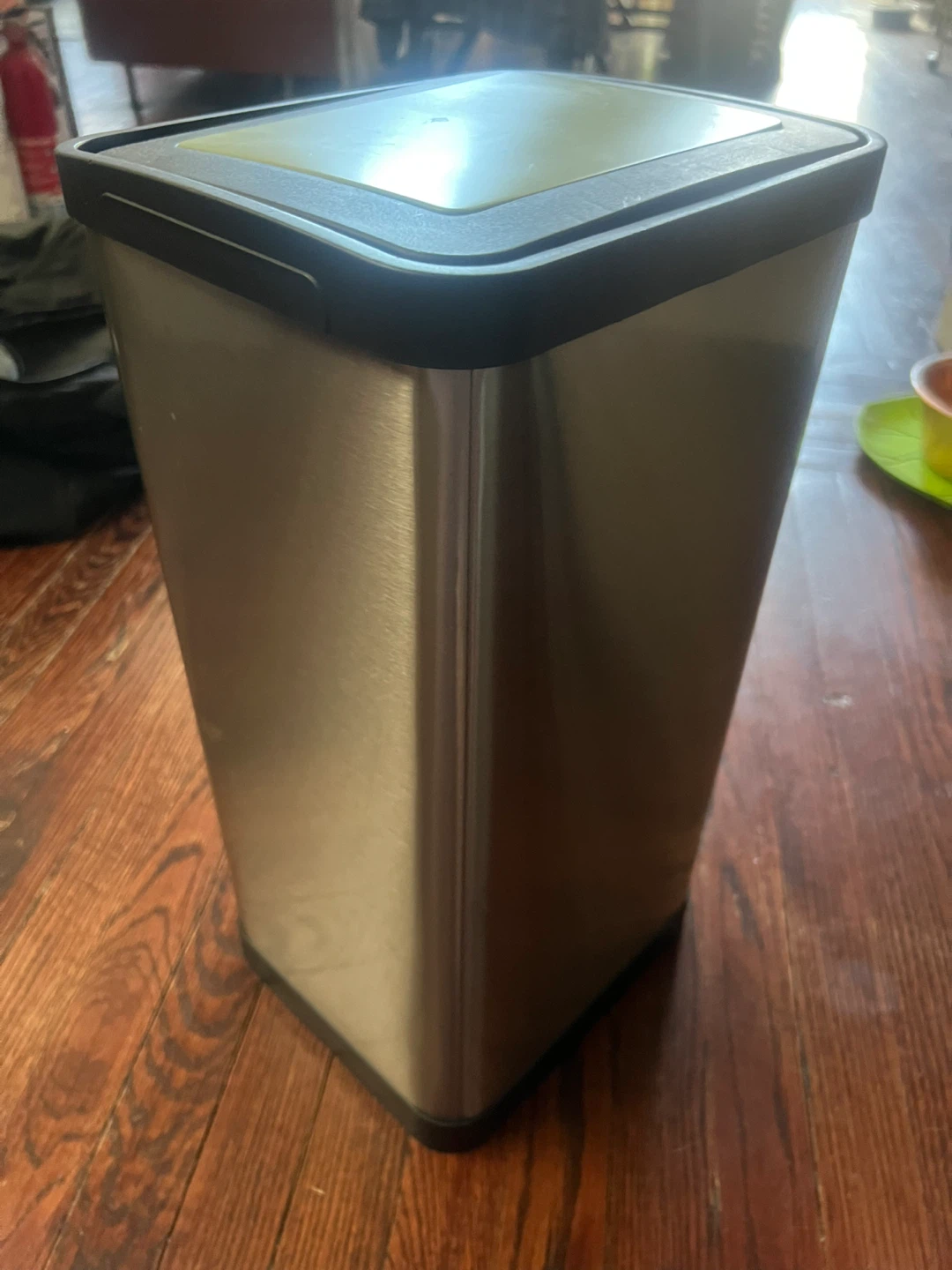 Small trash bin for dorm - photo 4