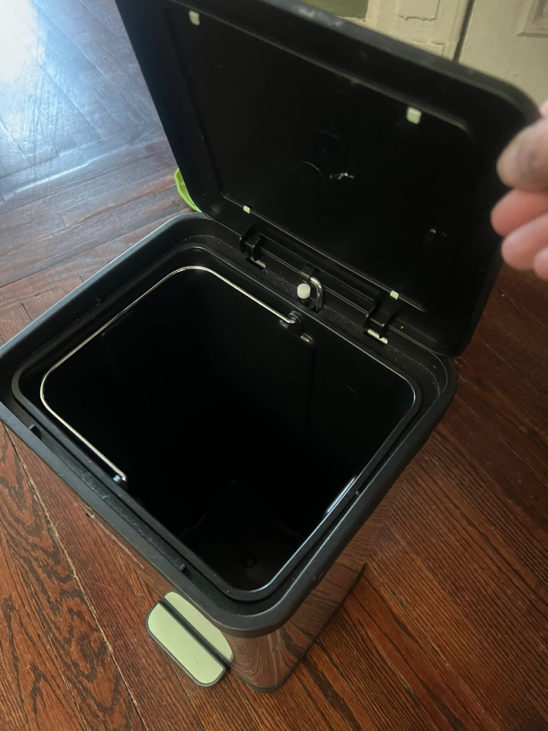 Small trash bin for dorm - photo 3