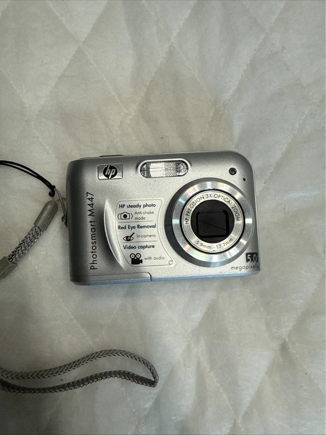 HP Photosmart M447 Digital Camera, using AA battery