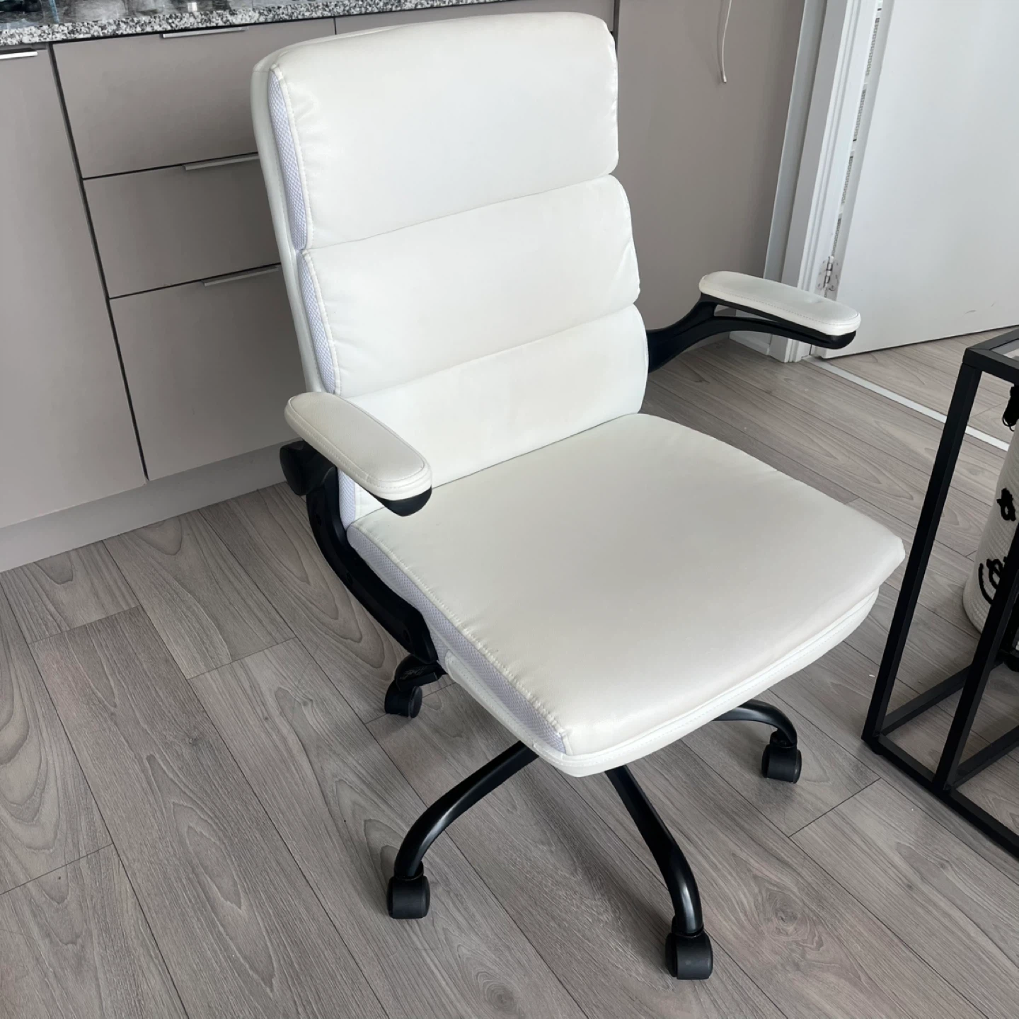 White Leather Office Chair - photo 3