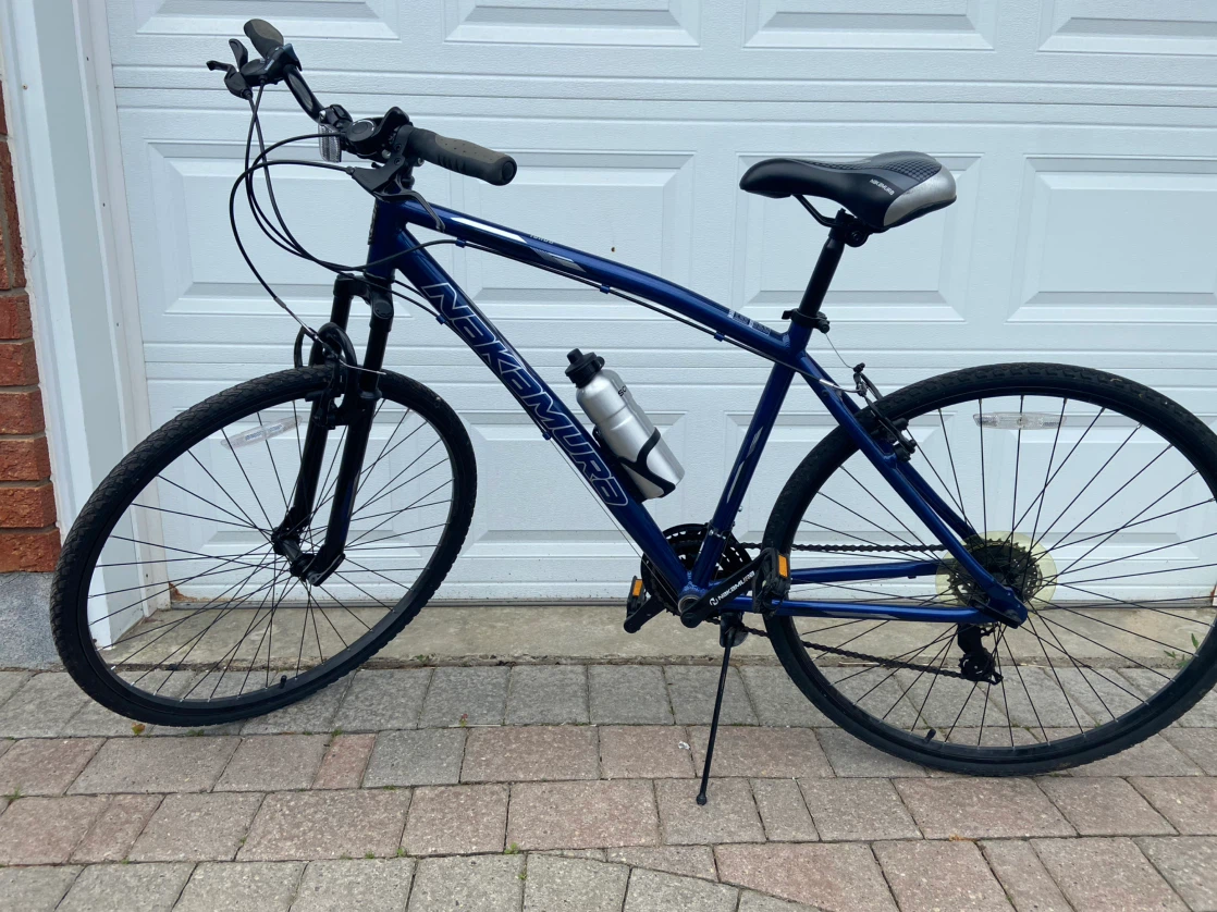 Nakamura Blue Hybrid Bike with Water Bottle