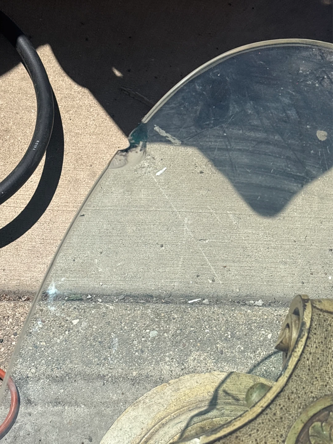 Vintage table 1 chip but didn’t spread . Glass is thick . - photo 2