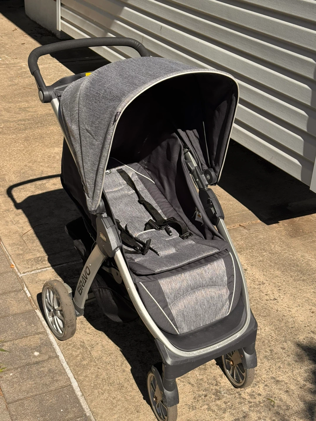 Chicco Bravo Stroller - Gray