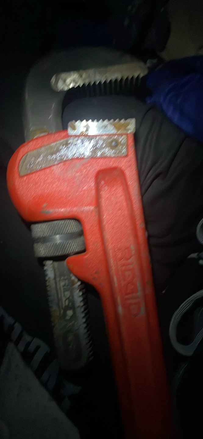 36”pipe wrench