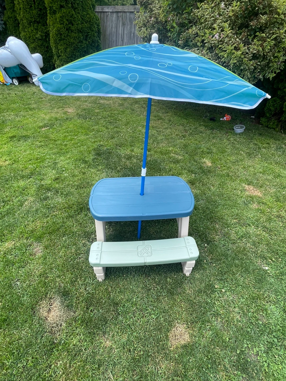 Children's Step 2 Picnic Table with Umbrella - photo 2