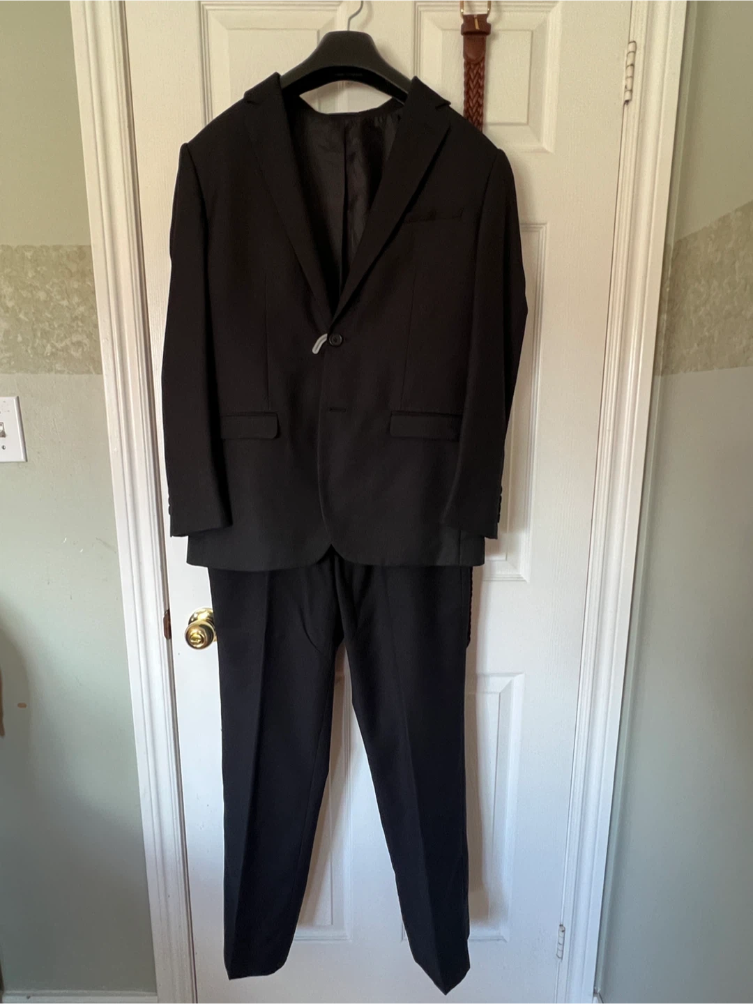 Criterion Men's Black Suit Blazer and Slacks