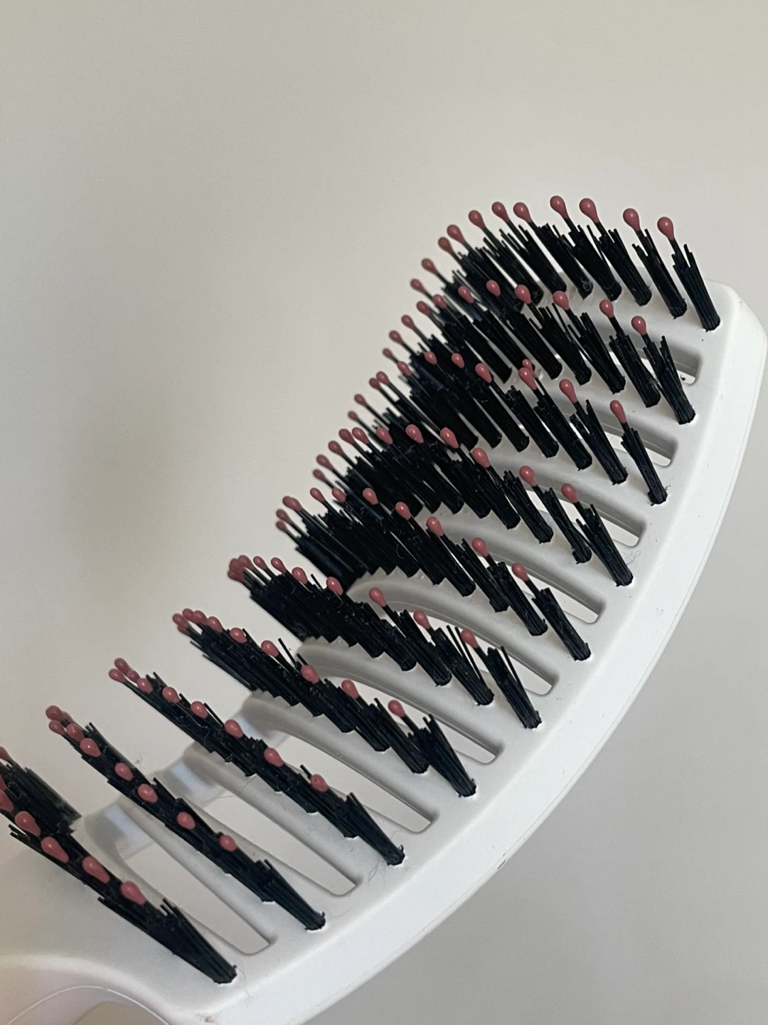 miniso White Detangling Hair Brush - photo 3