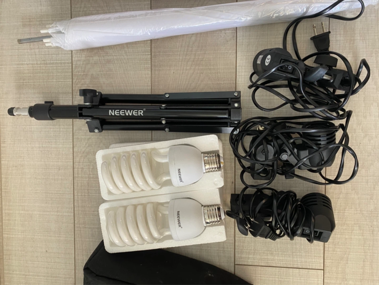 Photo/Video Lighting Kit - photo 3