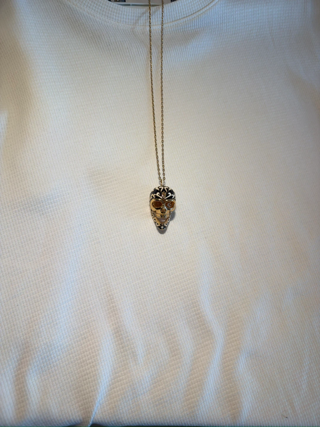 Skull Pendant Necklace – Gold Tone - photo 3