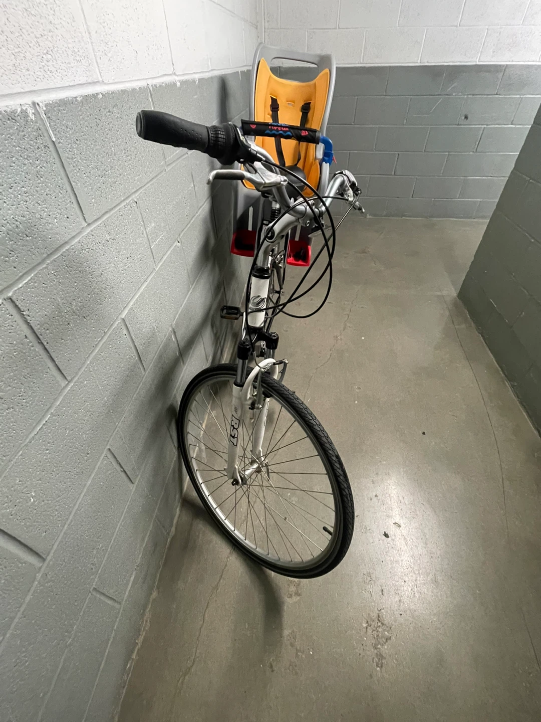 Jamis bike with child seat - photo 4