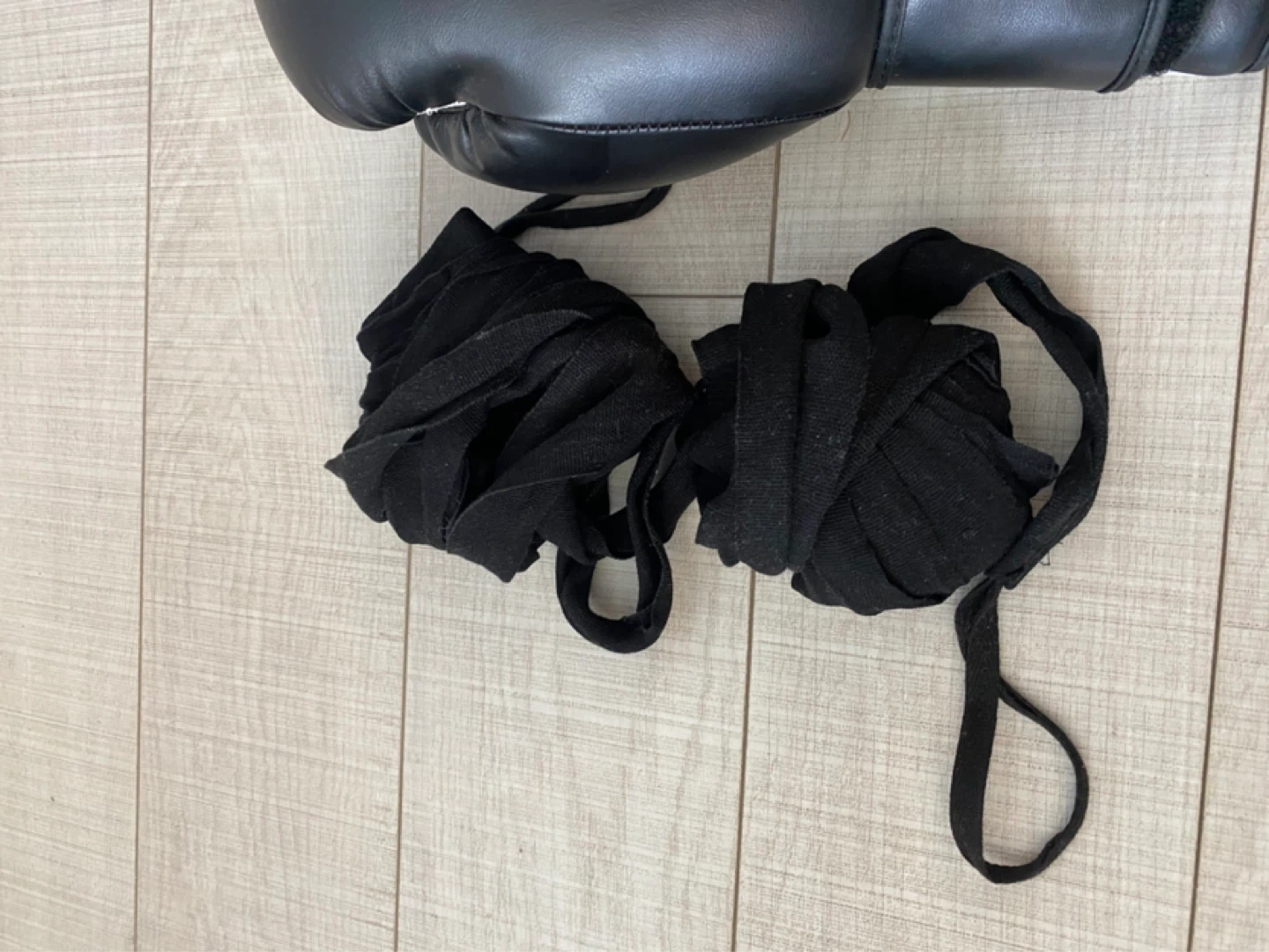 Boxing Gloves with Hand Wraps - photo 3