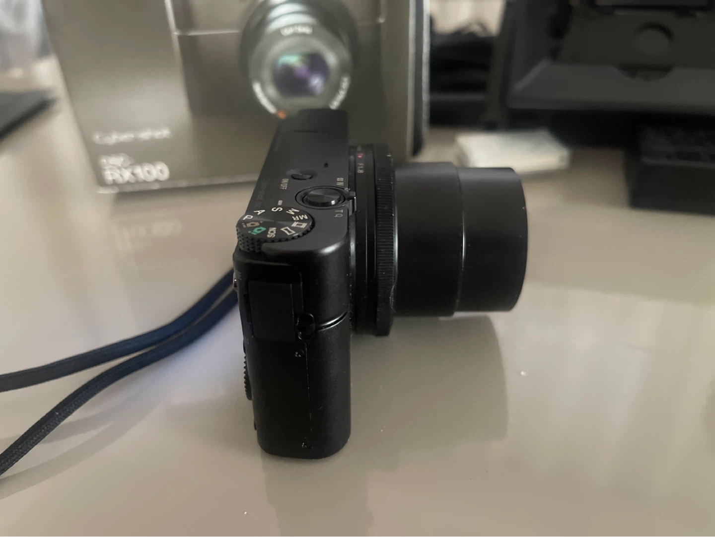 Sony Cybershot DSC-RX100 Digital Camera - photo 4