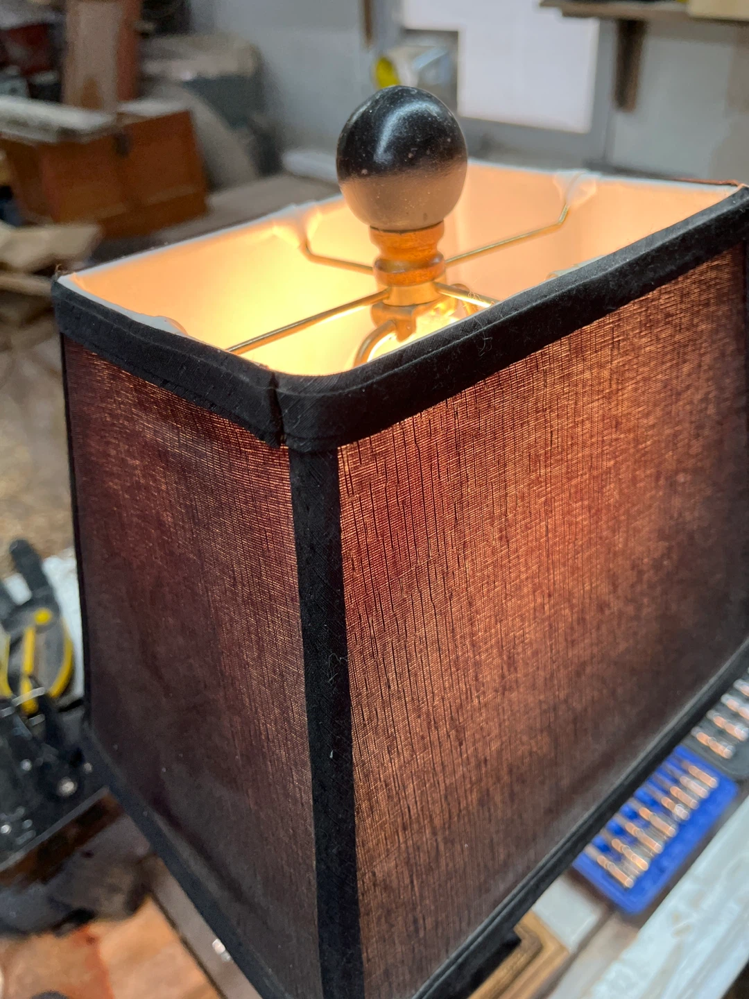Table Lamp with Decorative Base - photo 4