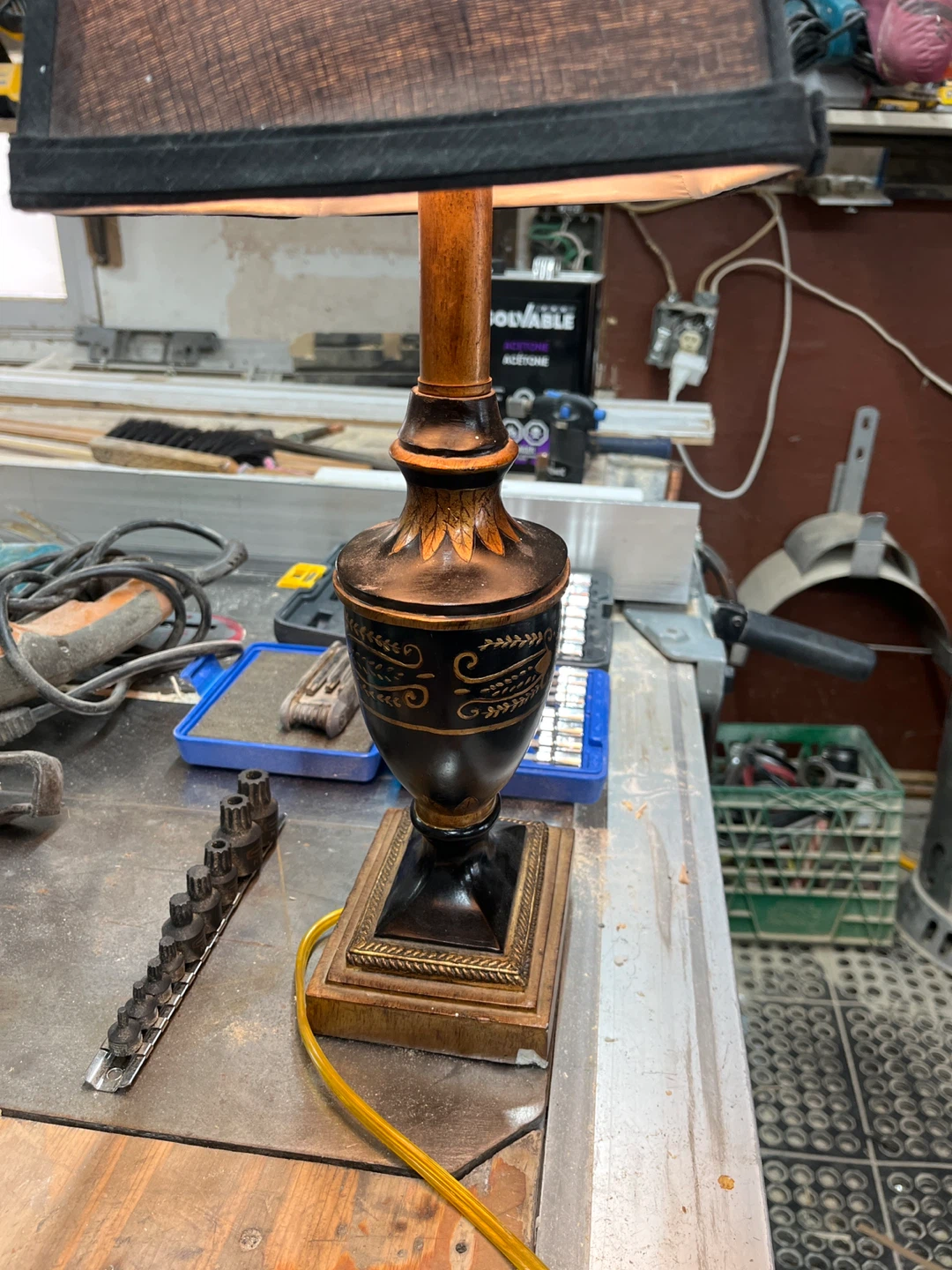 Table Lamp with Decorative Base - photo 3
