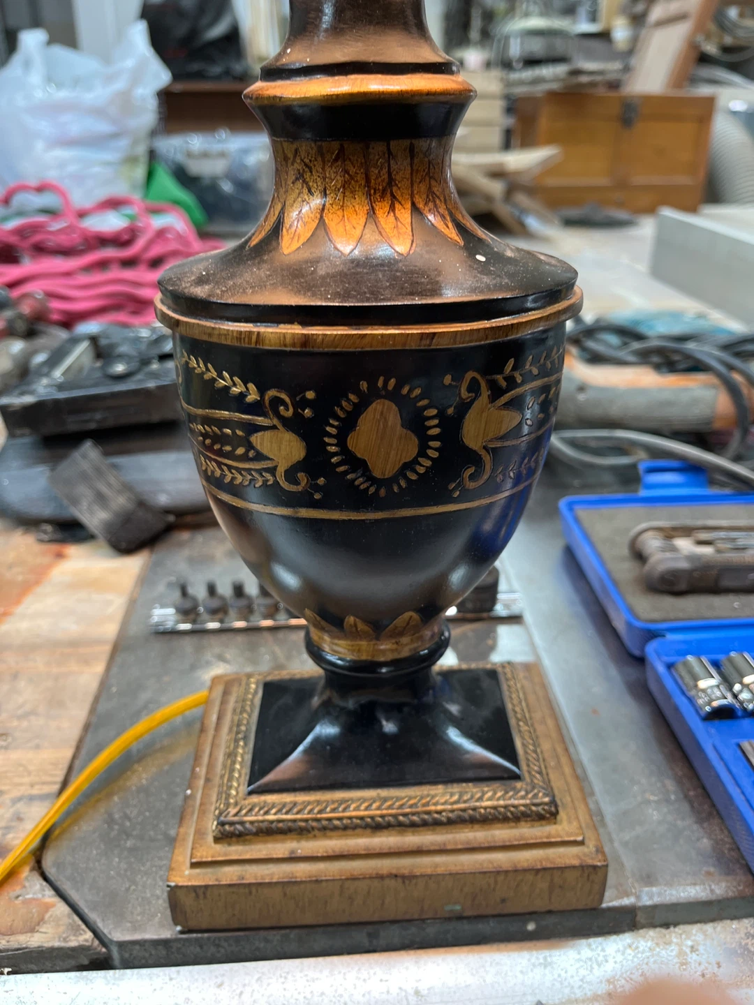 Table Lamp with Decorative Base - photo 2