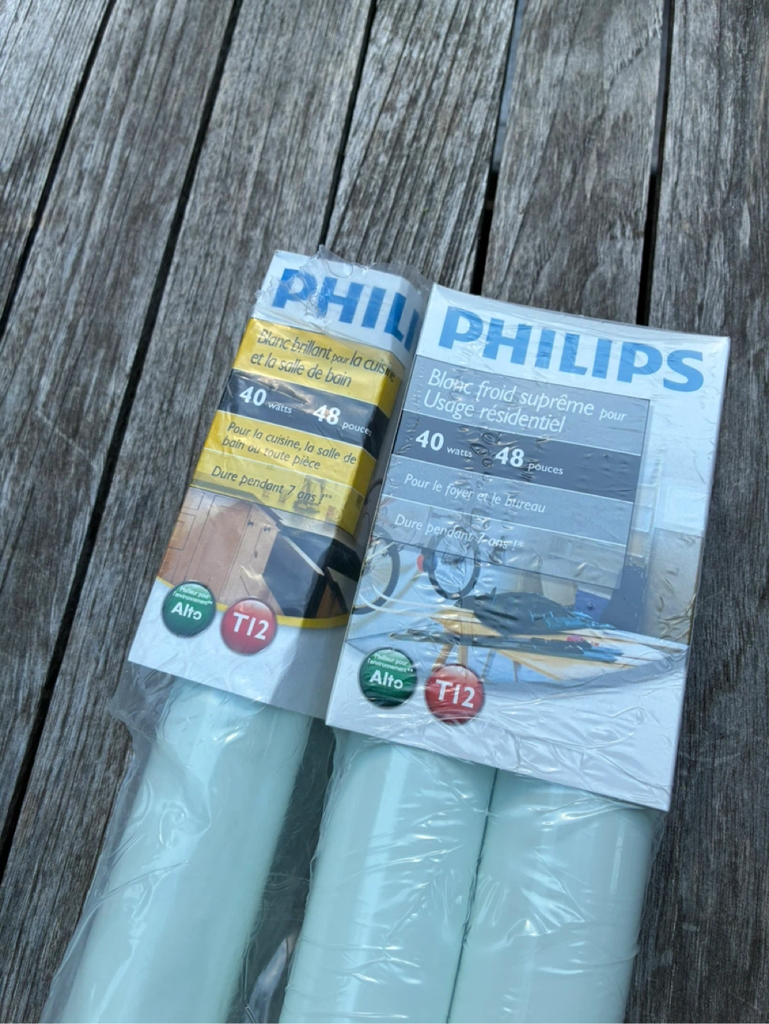 Philips Fluorescent Light Bulbs - 24 inch and 48 inches. - photo 3