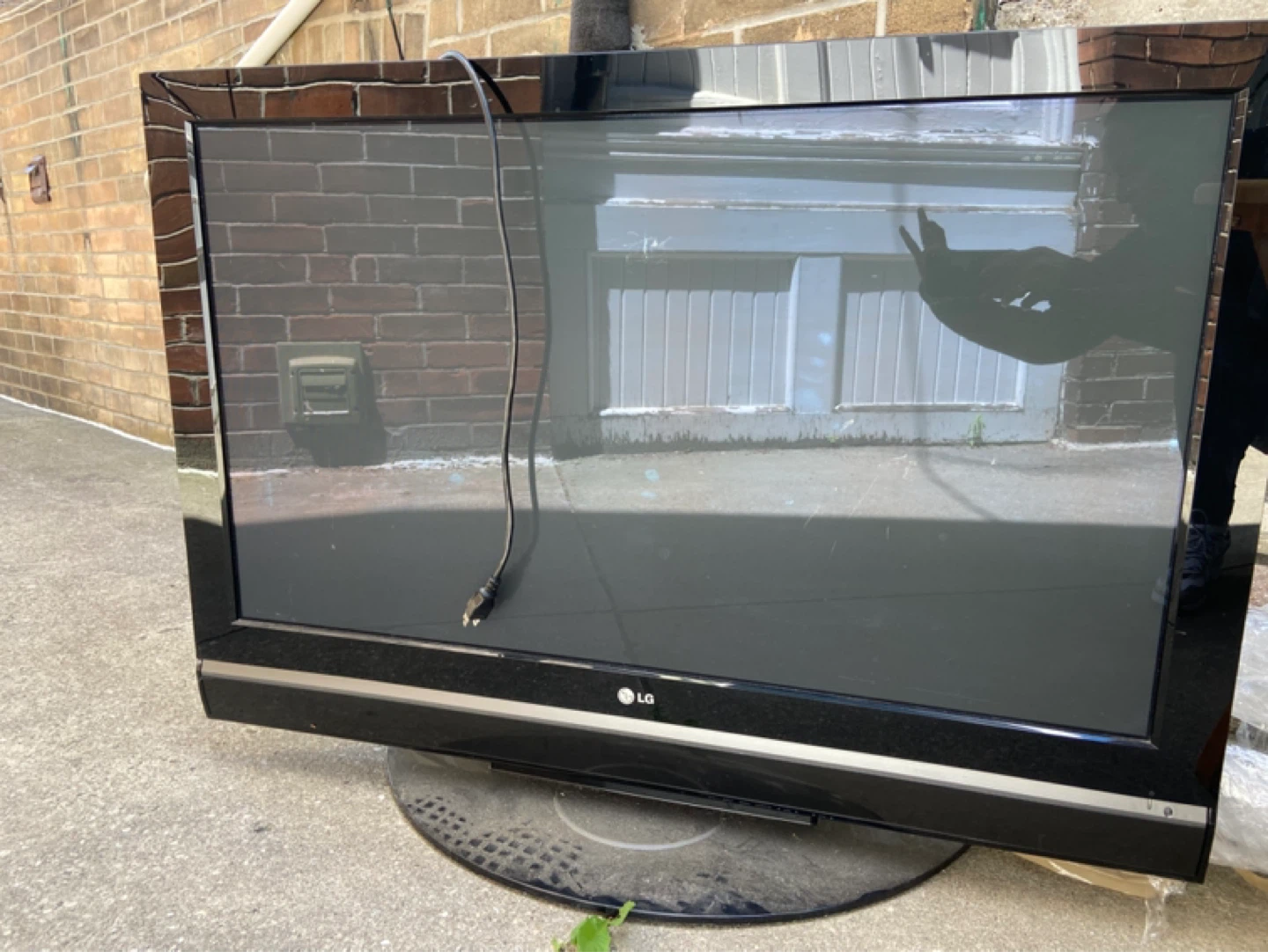 LG 48" Plasma TV 42PC5D