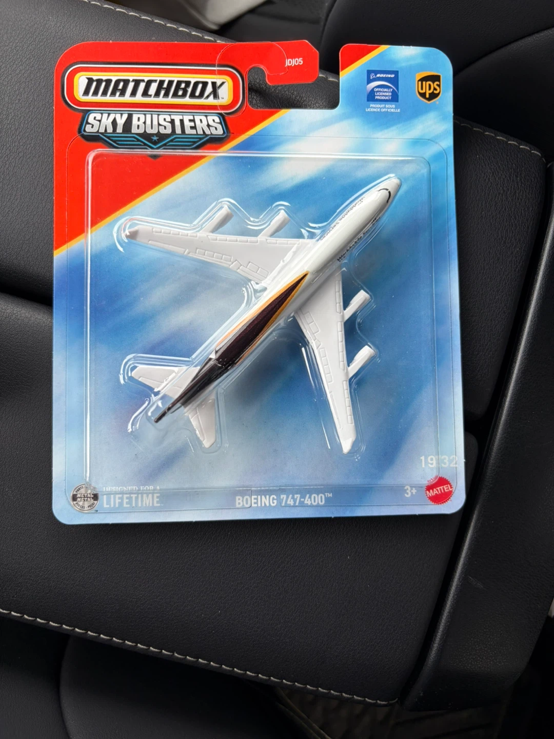 Matchbox Sky Busters Boeing 747-400 Toy Airplane