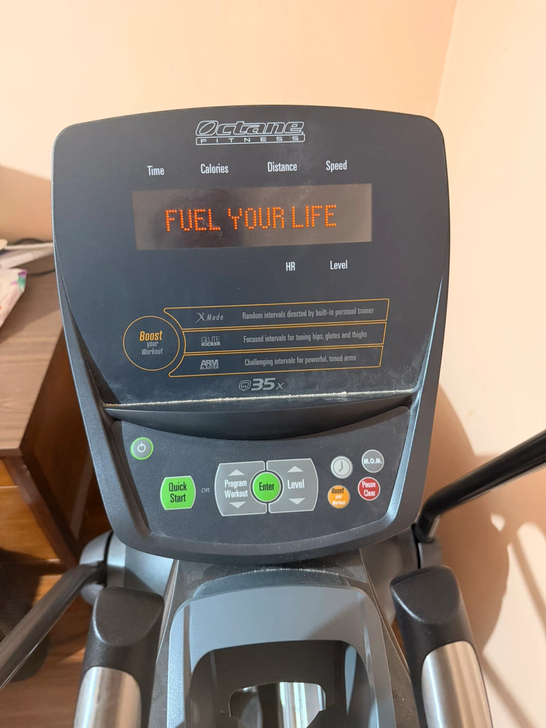 Octane Fitness Q35x Elliptical – Excellent Condition - photo 5