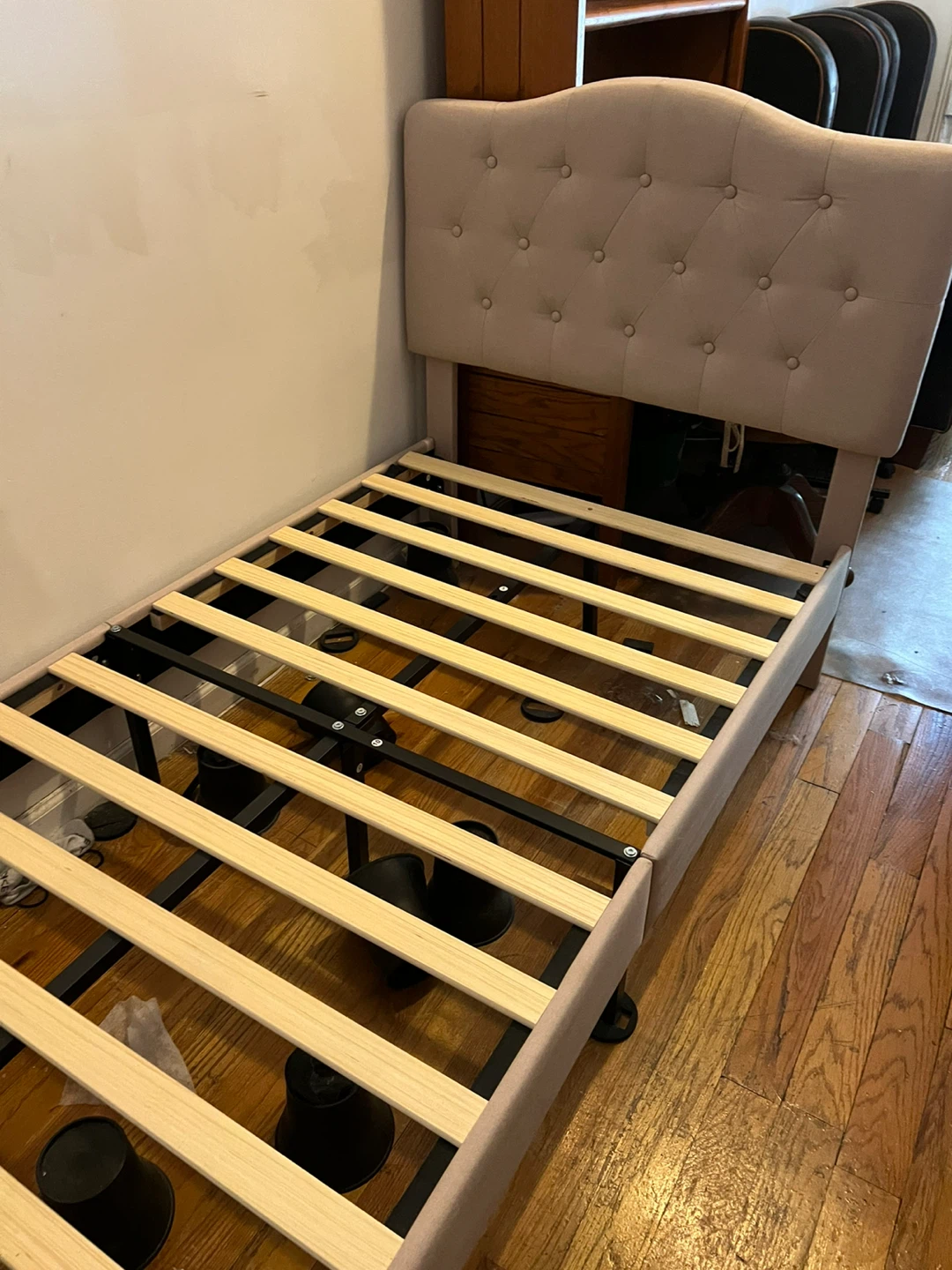 Twin bed frame - photo 2