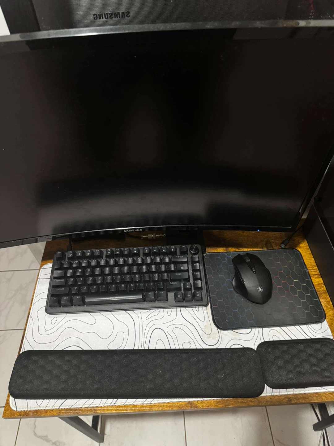 Gaming setup (PC + Curved Monitor + Gaming mouse and keyboard) - photo 4